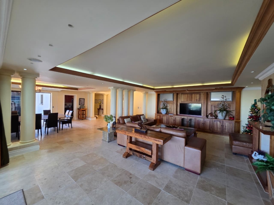 6 Bedroom Property for Sale in Myoli Beach Western Cape